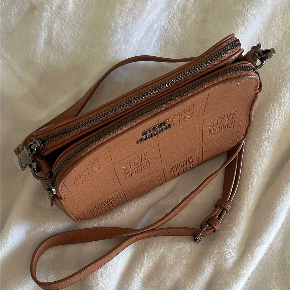 NWOT/ Never Used Steve Madden Tan Embossed Crossbody Bag